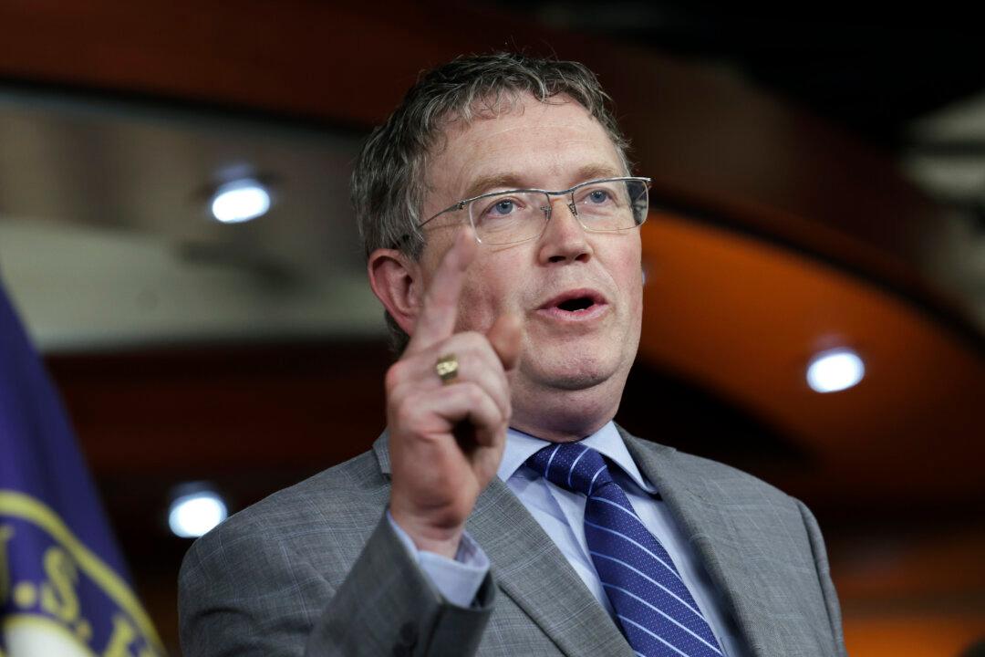 Republican Rep. Massie Revives Ron Paul Movement