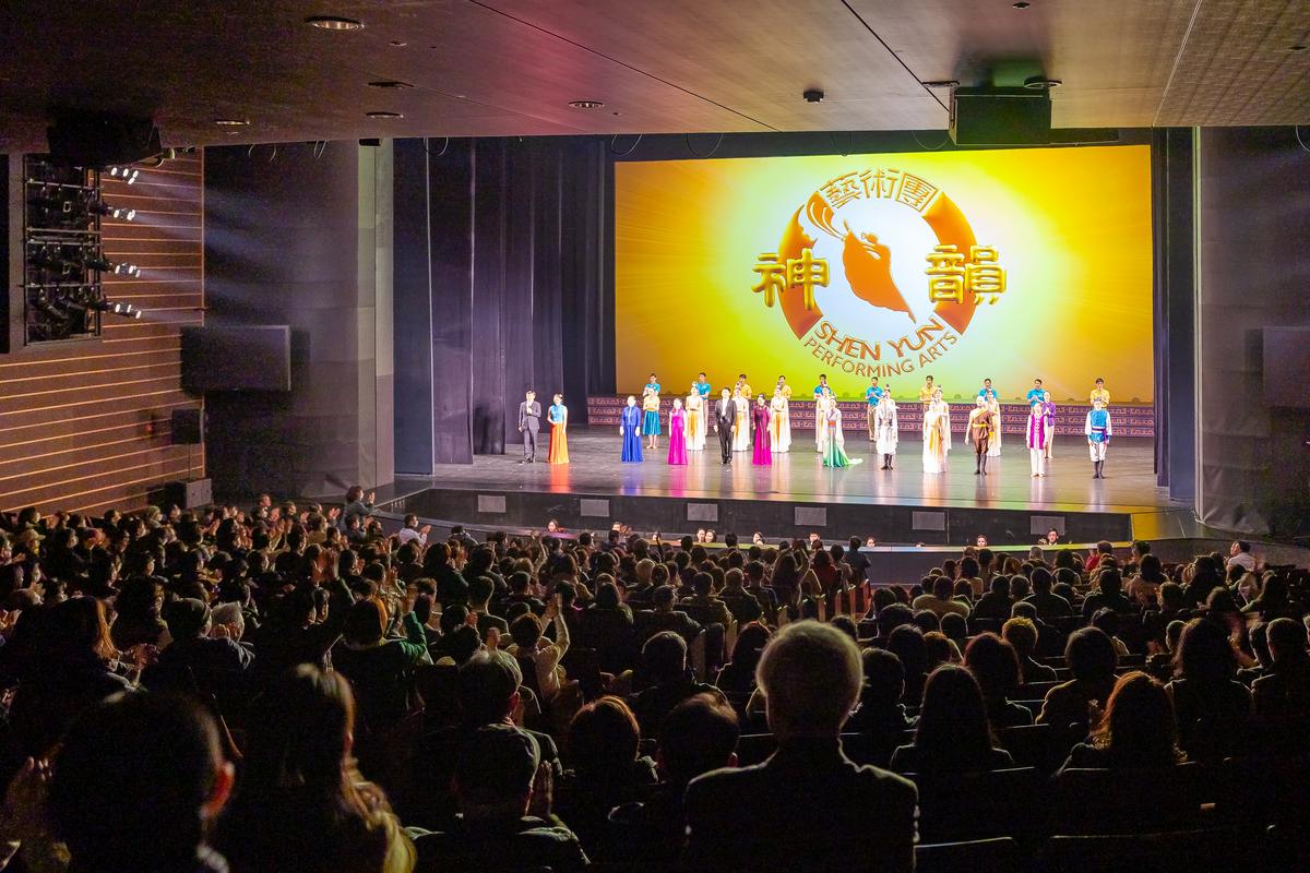 Korean Professor Sees Shen Yun, Says Compassion Will Lead to a New World