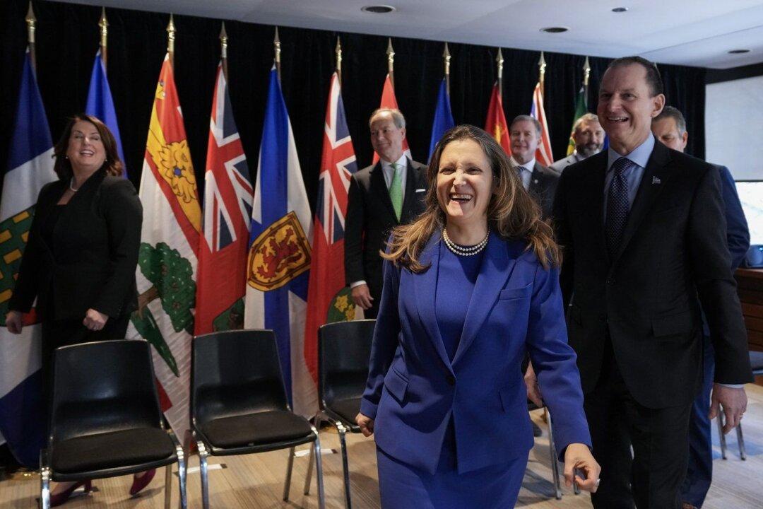 Freeland Touts Opportunities of US Inflation Reduction Act at Ministers’ Meeting