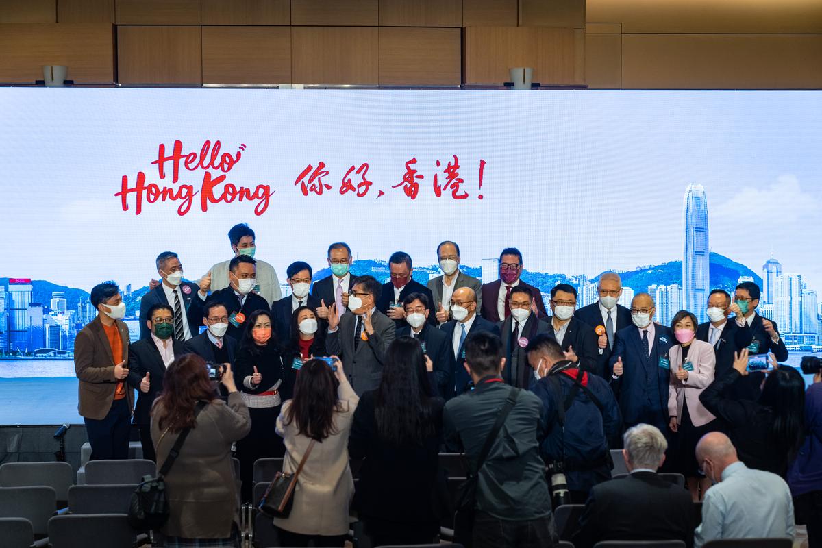 HK Falling out of Favor, Tries to Attract Tourists by Handing out 500,000 Air Tickets