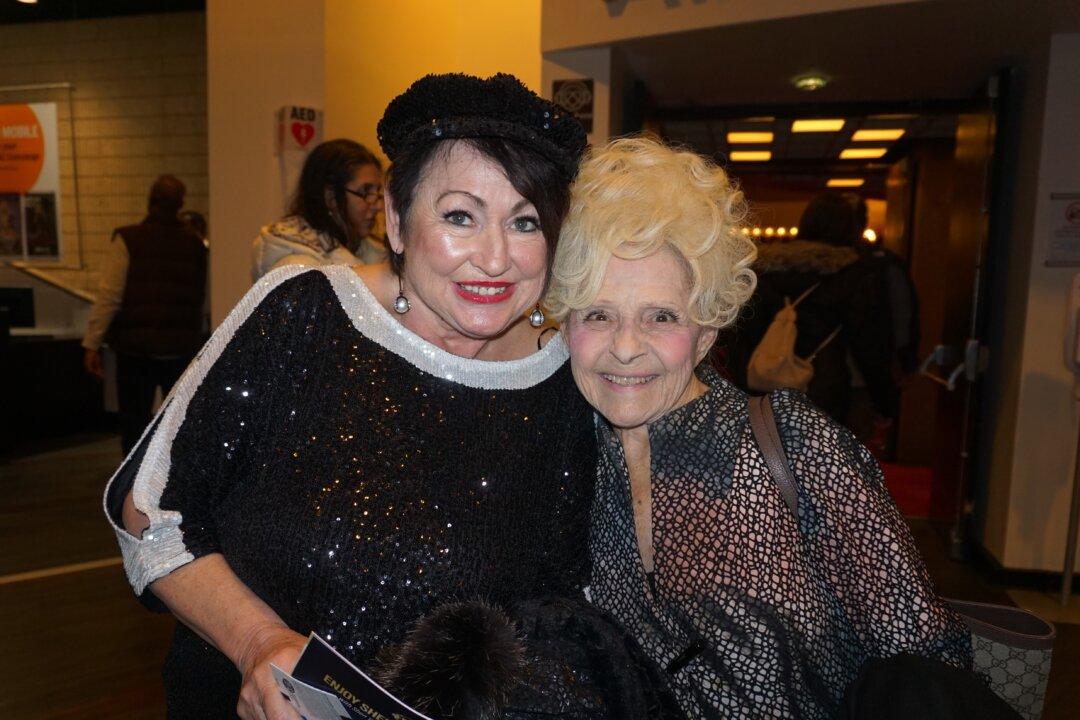 Brenda Lee, the Honorary ‘Queen of Christmas,’ Breaks Records While Reflecting on Career