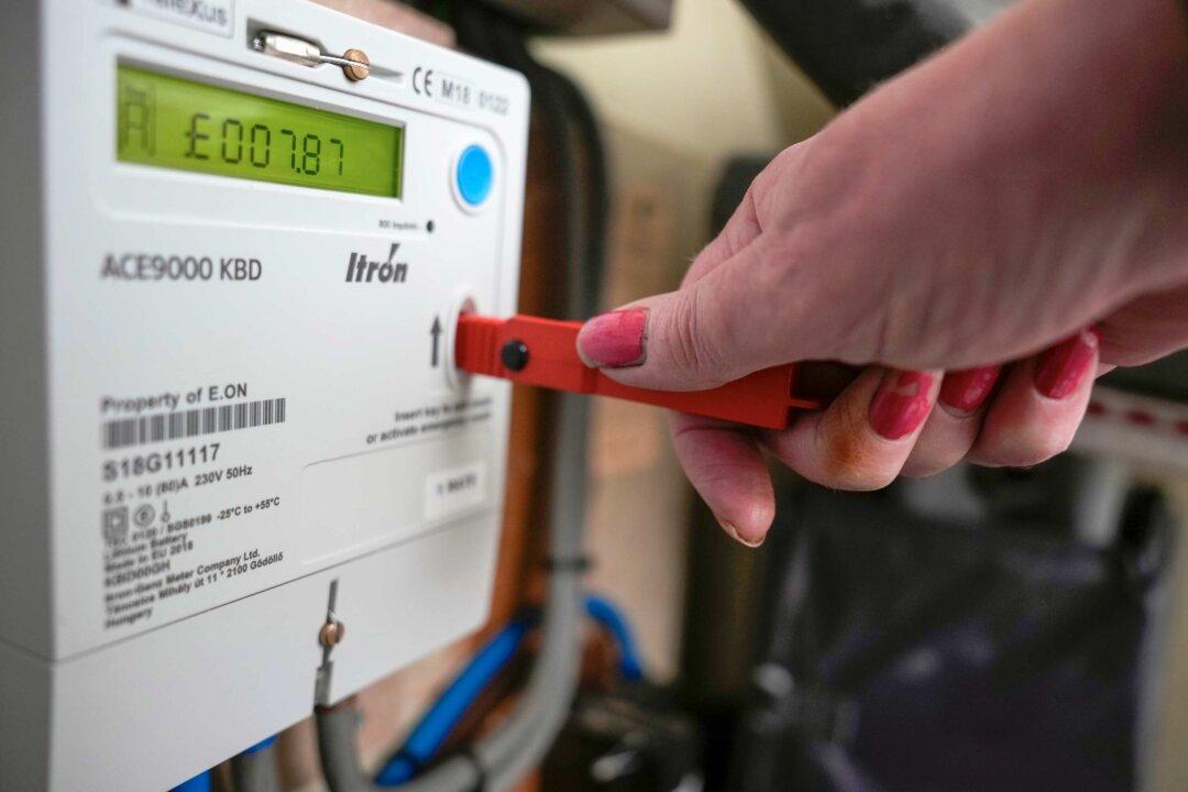 UK Courts Ordered to Halt Cases Involving Force-Fitted Energy Prepayment Meters