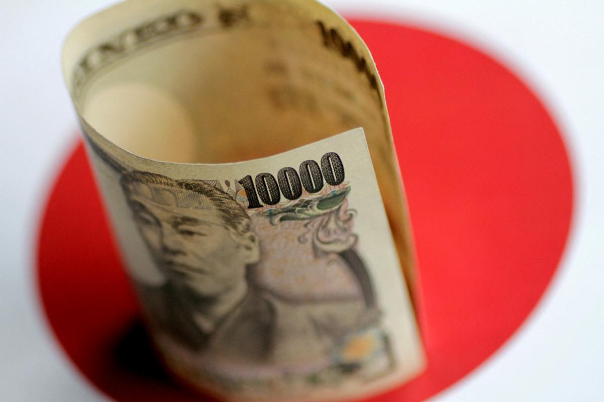 Japan Confirms Record Interventions to Support Yen