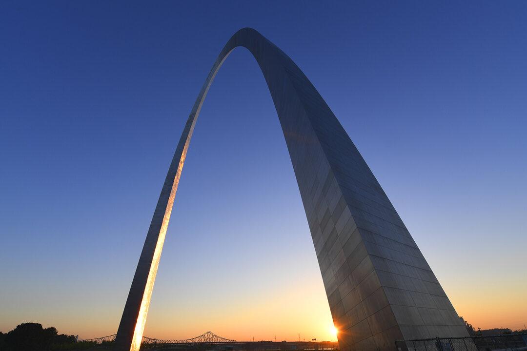 Gateway to the West: Eero Saarinen and the Jefferson National Expansion Memorial