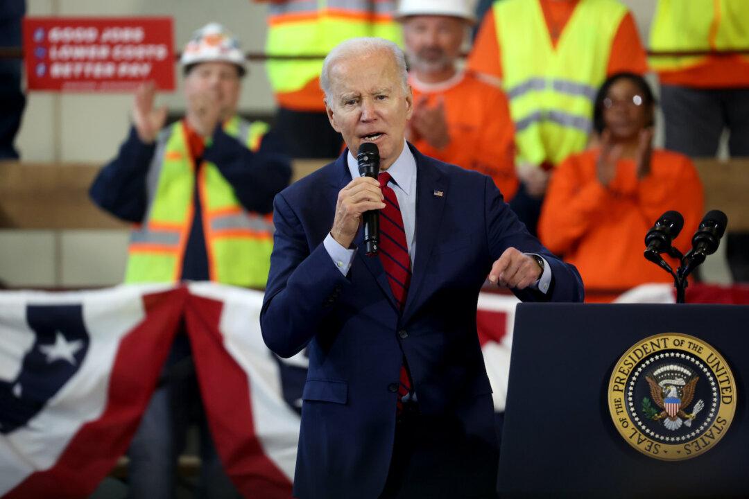 Biden Courts Working-Class Voters in Visit to Wisconsin Union Training Center