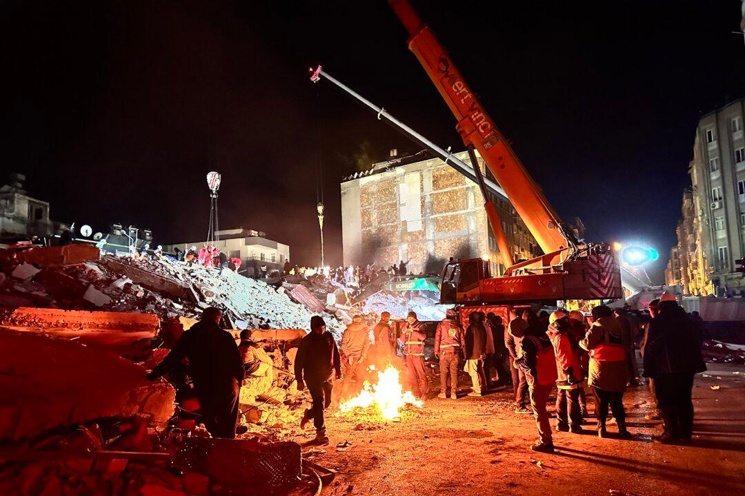 Rescue Workers in Turkey’s Quake-Hit Hatay Province Race Against Time