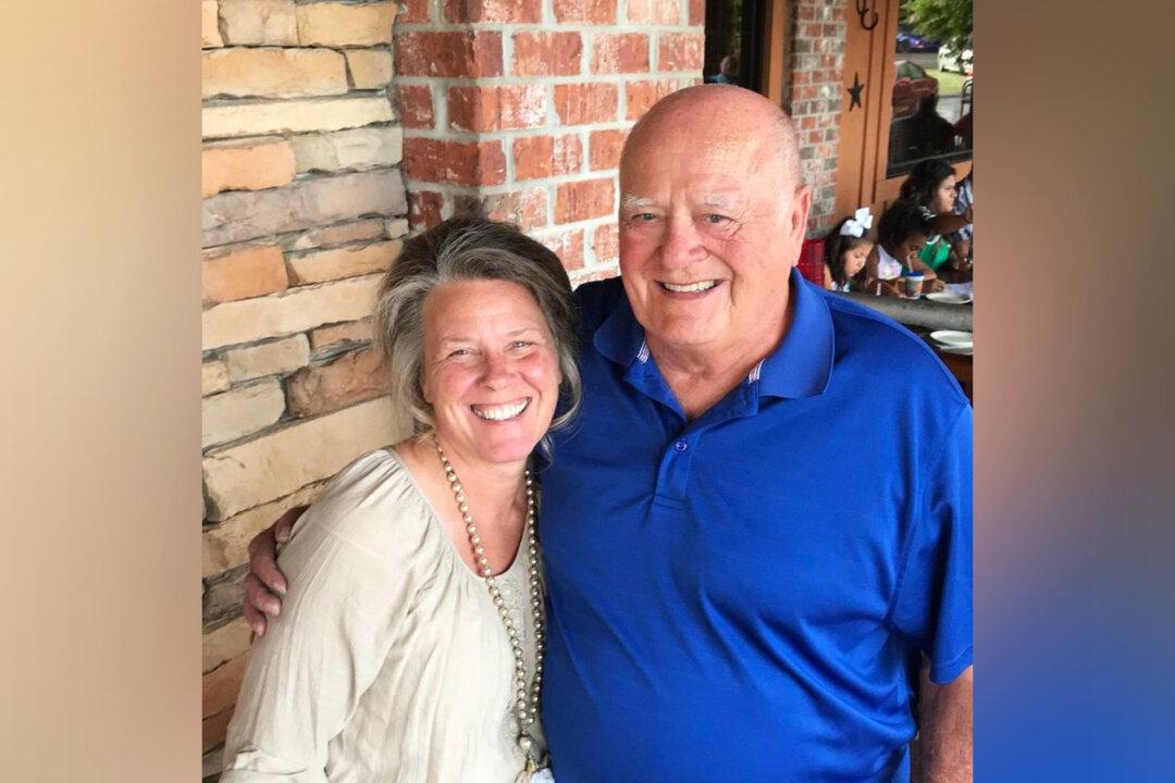 Man, 80, Secretly Paid for Strangers’ Pharmacy Bills by Donating $100 Every Month for 10 Years