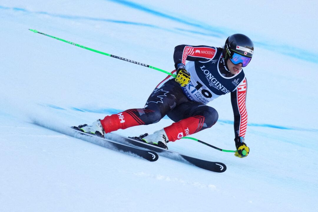 Canada’s Crawford Wins Super-G Gold by Slimmest of Margins