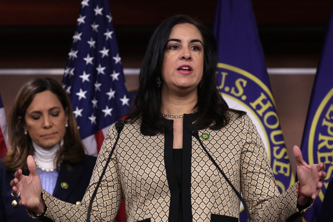Republicans Question Biden Officials Over How US Support for WHO Benefits Americans