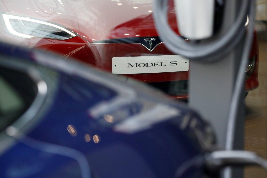 US Probe Finds No Evidence of Tesla Autopilot Use in 2021 Texas Crash