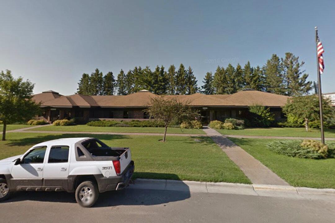 Minnesota Factory Workers Subdue Armed Person at Plant