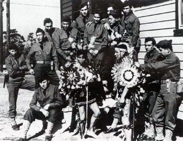 Comanche Code Talkers of the 4th Signal Company at Fort Gordon, Ga. (Public domain)