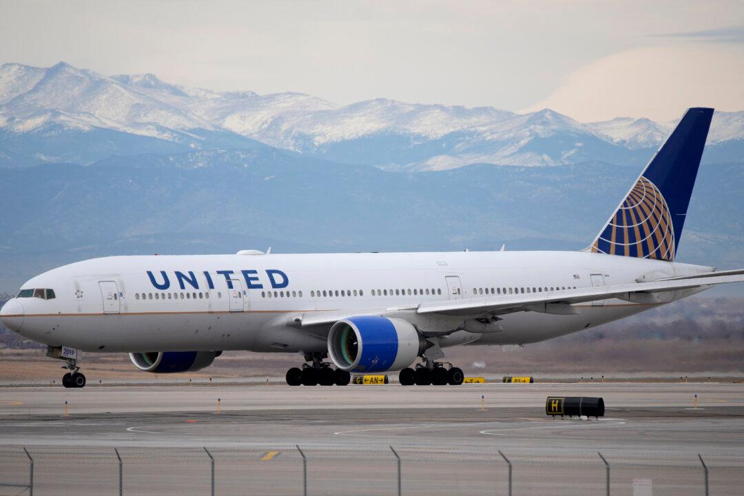 United Airlines Loses $194 Million but Sees 2Q Turnaround