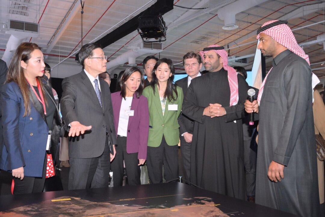 Hong Kong Chief Executive Shows Interest in Saudi Arabia’s NEOM Project