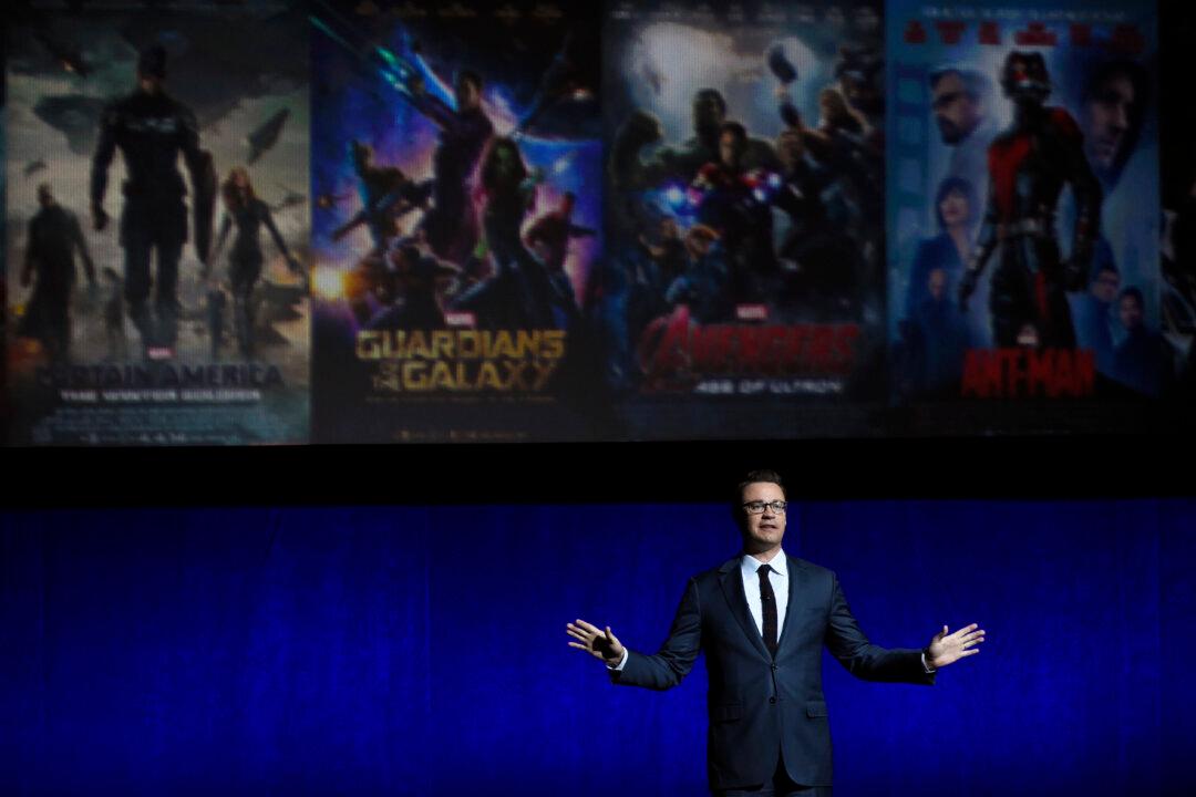 Dave Hollis, Disney Executive Turned Self-Help Author, Dies at 47