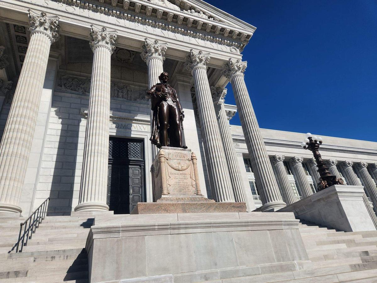 Transgender Center Refuses to Stop Hormone Treatment for Youths as Missouri Investigations Continue