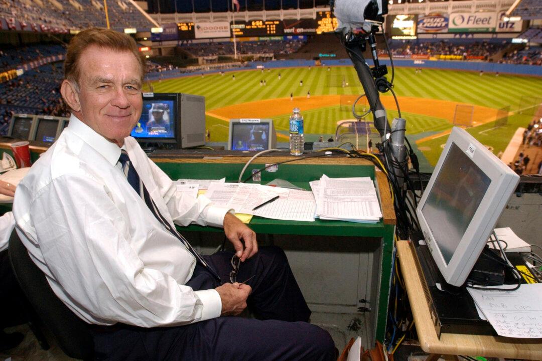 Tim McCarver, Big League Catcher and Broadcaster, Dies at 81