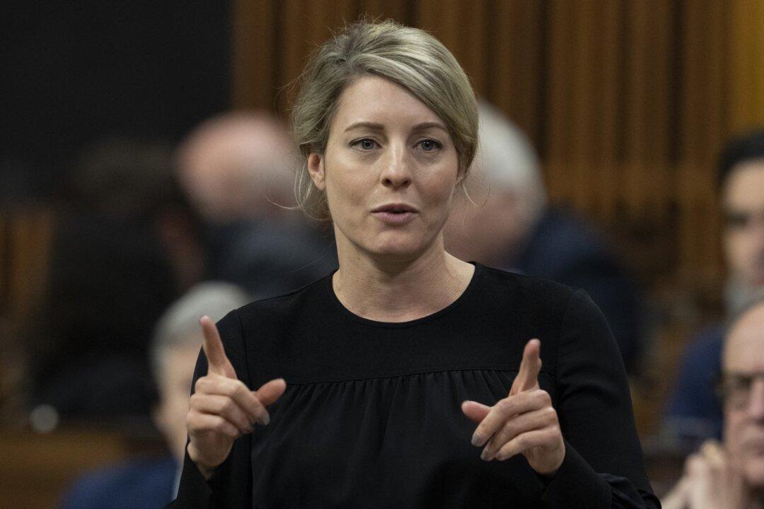 Joly Ends Ukraine Visit Pledging Support for War-Crime Tribunal, Cash to Local Groups