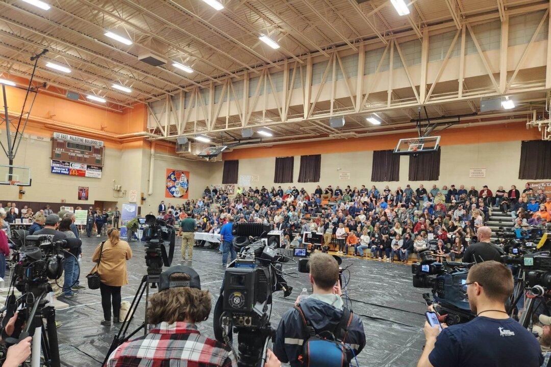 Rail Firm Dodges Ohio Derailment Town Hall Meeting