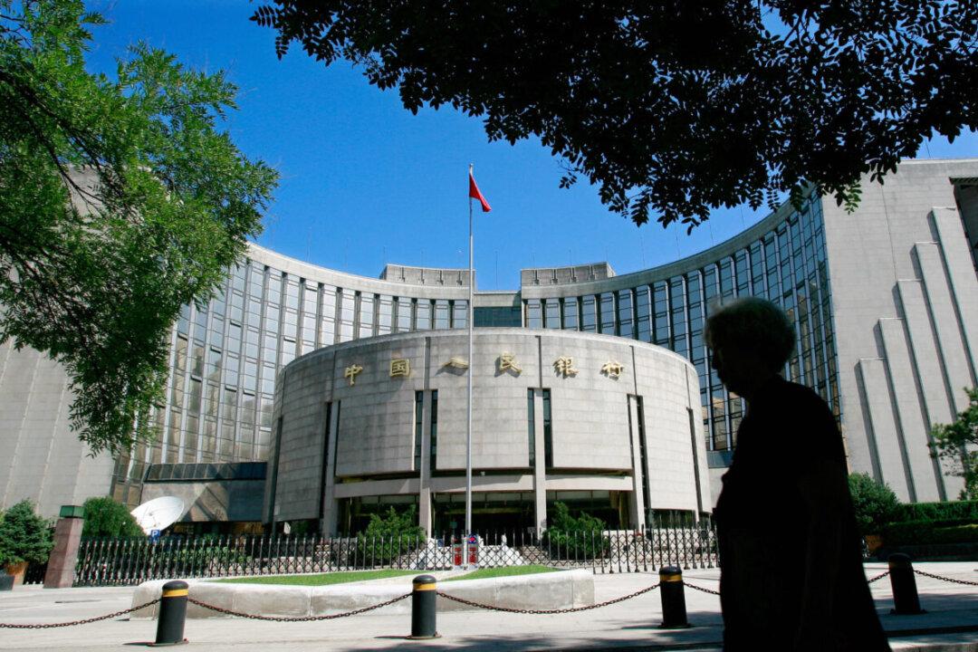 China’s Surprise Rate Cuts Help, but Not Enough: Analysts
