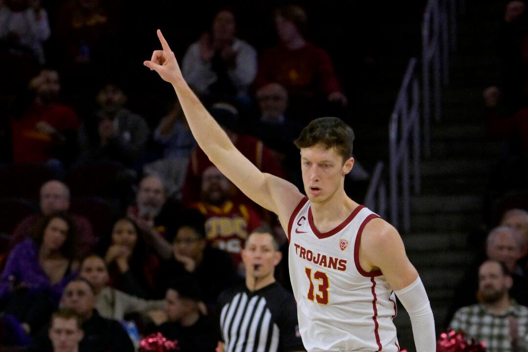 Drew Peterson Pours in 30 as USC Crushes Cal