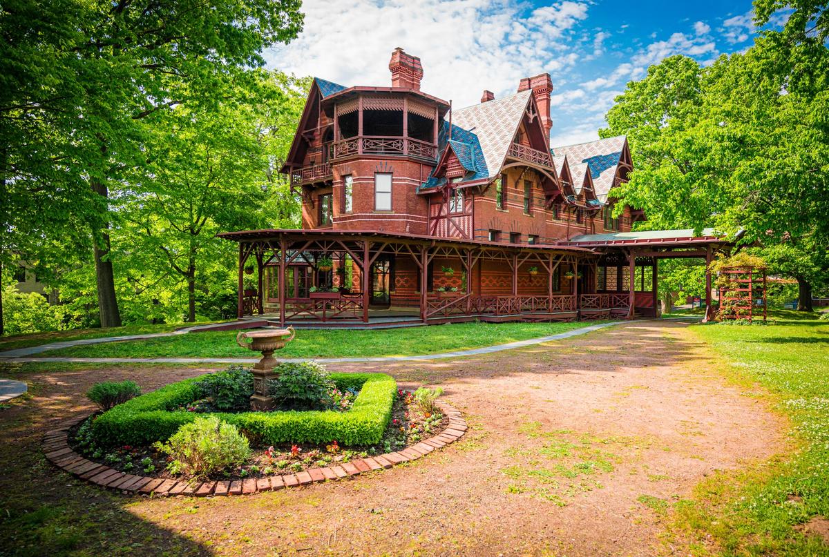 Mark Twain House: A Grand Home for an American Writer