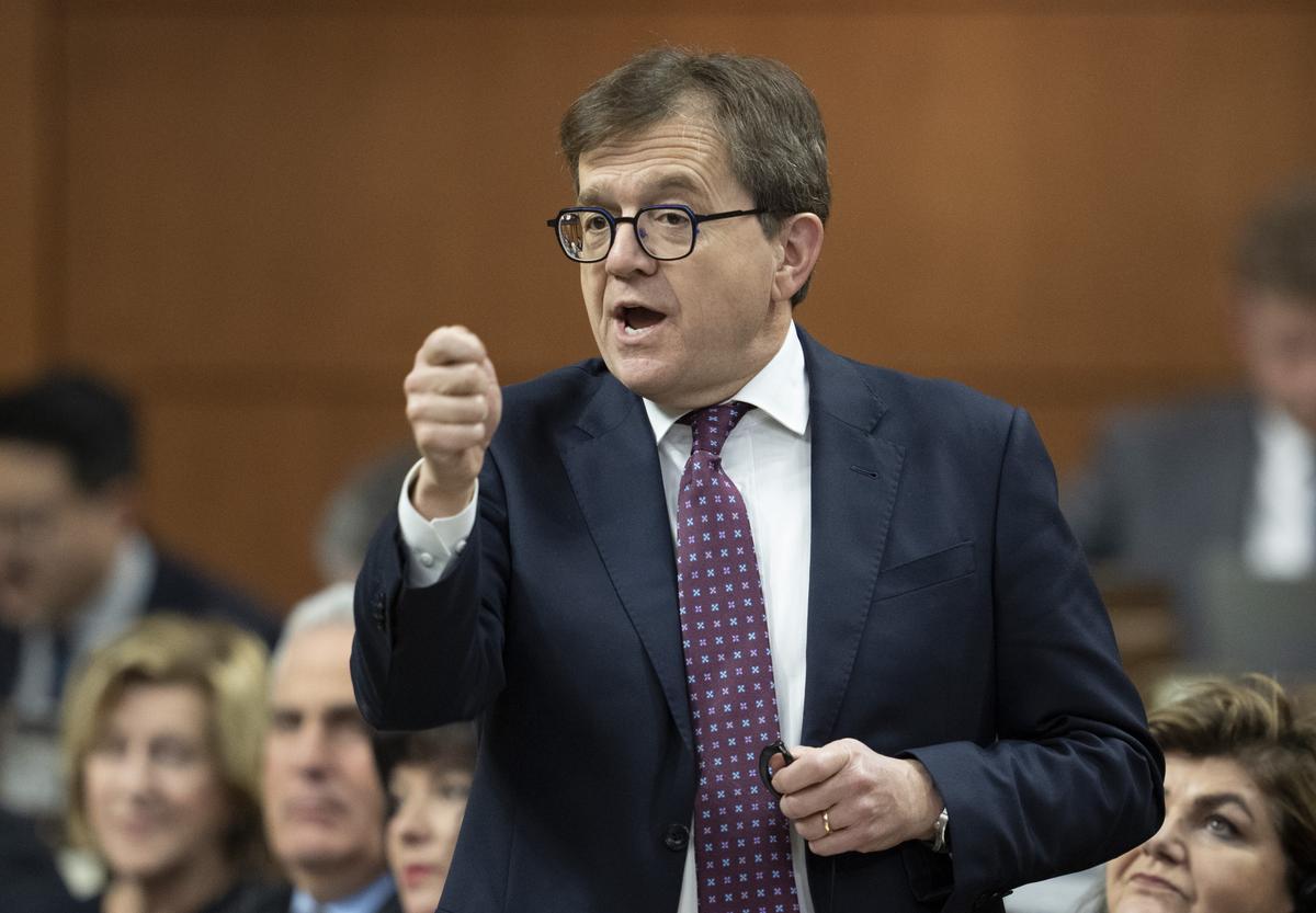 Ottawa Not Forcing Chinese State Investors to Sell Shares in 3 Canadian Mining Companies