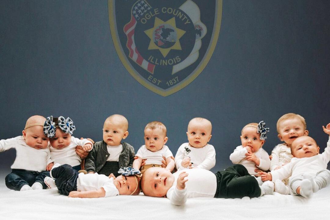 Illinois Sheriff’s Office Celebrates the Birth of 10 New Babies in 7 Months With an Adorable Photoshoot