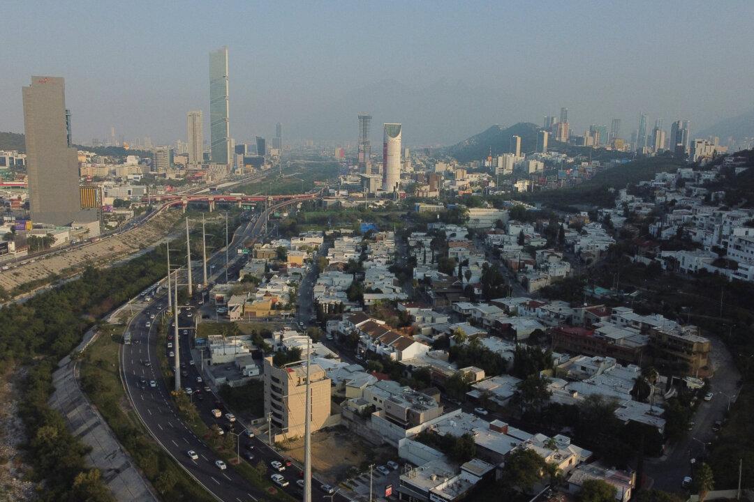 Mexico Replaces China as America’s Top Trade Partner, While China’s Foreign Trade Continues to Decline