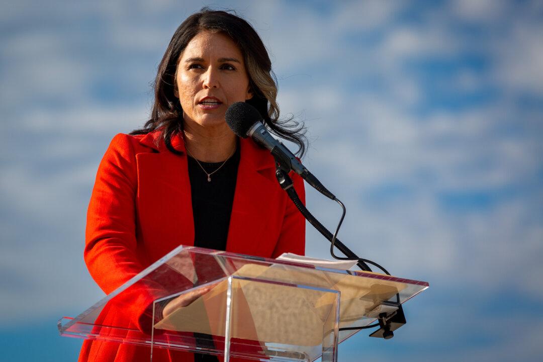 Tulsi Gabbard, Jimmy Dore, Ron Paul Call for End to Ukraine War