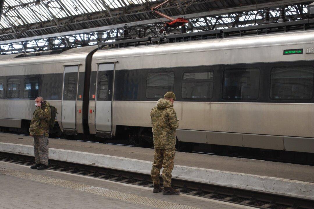Ukraine Appeals to Canada’s Rail Manufacturers to Repair War-Damaged Lifeline