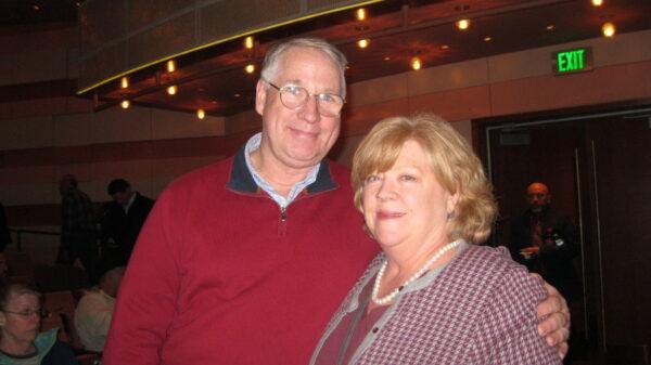Gordon Scott and Ms. Bowerbank at the Shen Yun Performing Arts performance at George S. and Dolores Doré Eccles Theater, on Feb. 21, 2023. (Yue Yi/The Epoch Times)