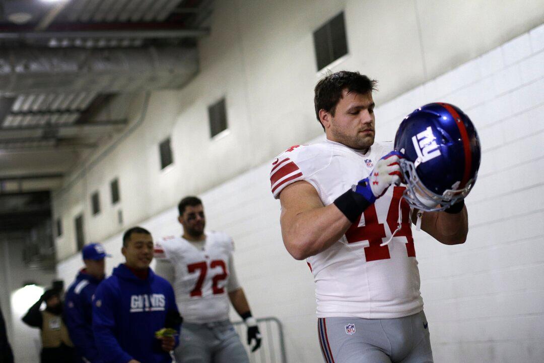 Former NFL Player Recovers After Saving His Children From Drowning