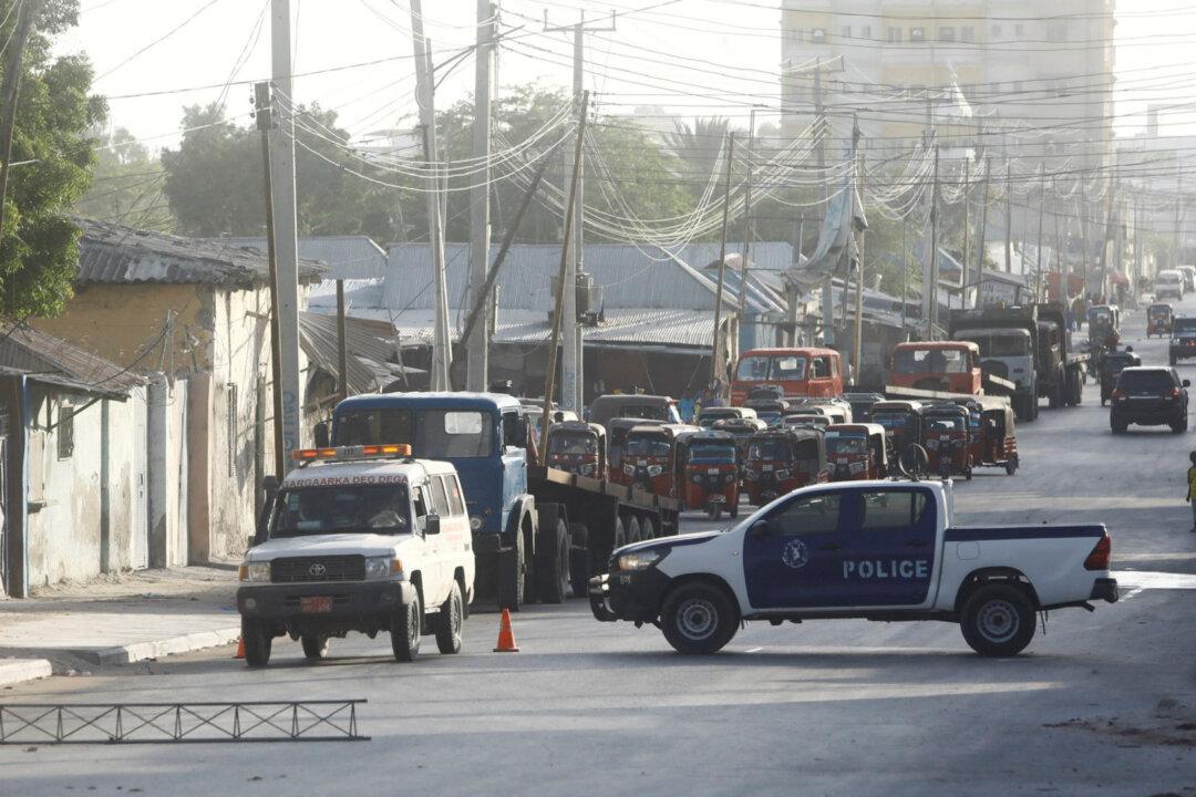 Al Shabaab Attack Kills 10 at Officials’ House in Somalia: Ministry