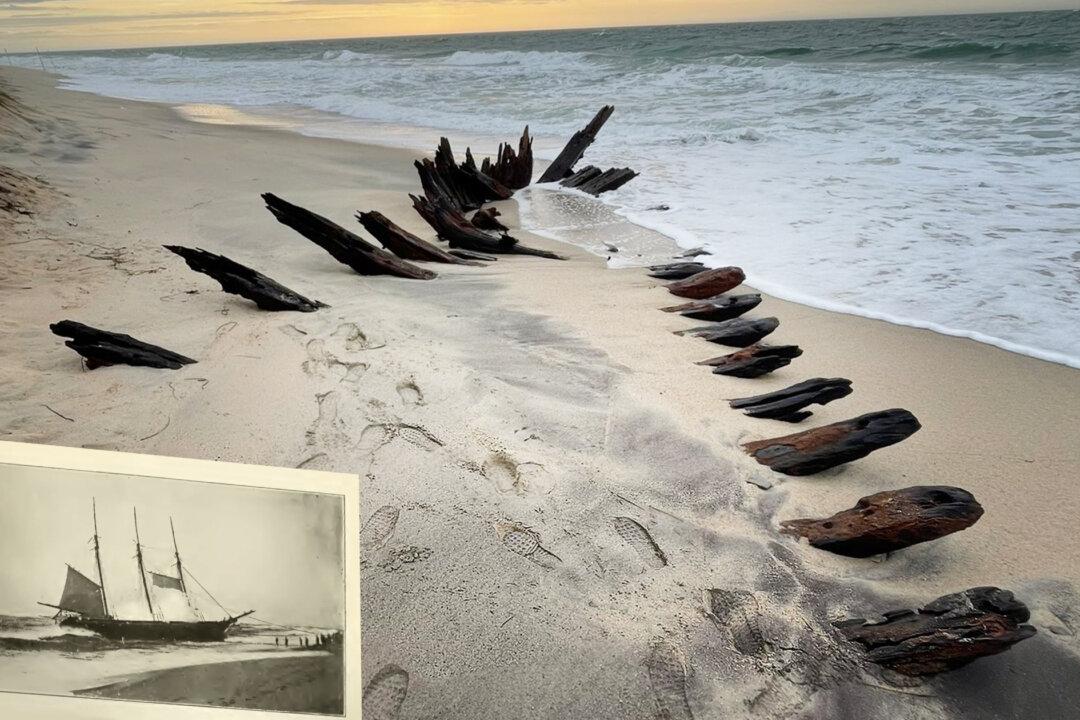 Maritime Archeologists Find Skeletal Remains of Ship From 1800s Emerging From Sands on Shore of Nantucket