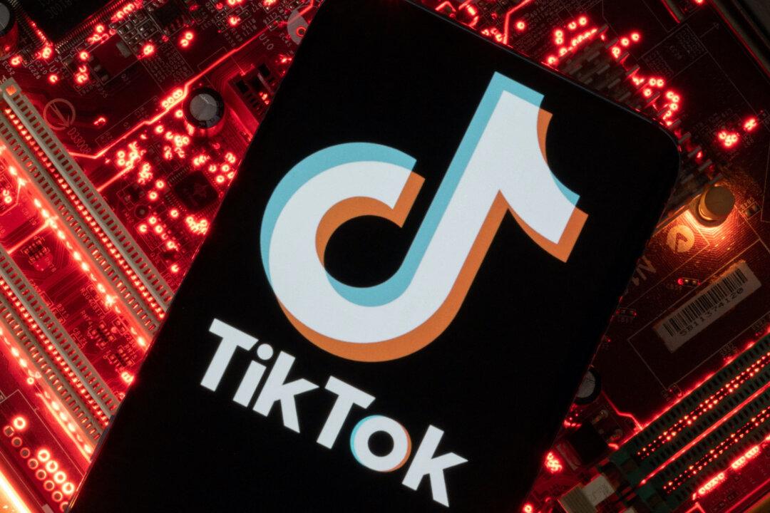 White House Orders TikTok Purge From Government Devices