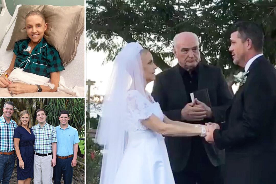 Couple Renews Wedding Vows Ahead of 25th Anniversary as Woman Battles a Rare Stage 4 Cancer