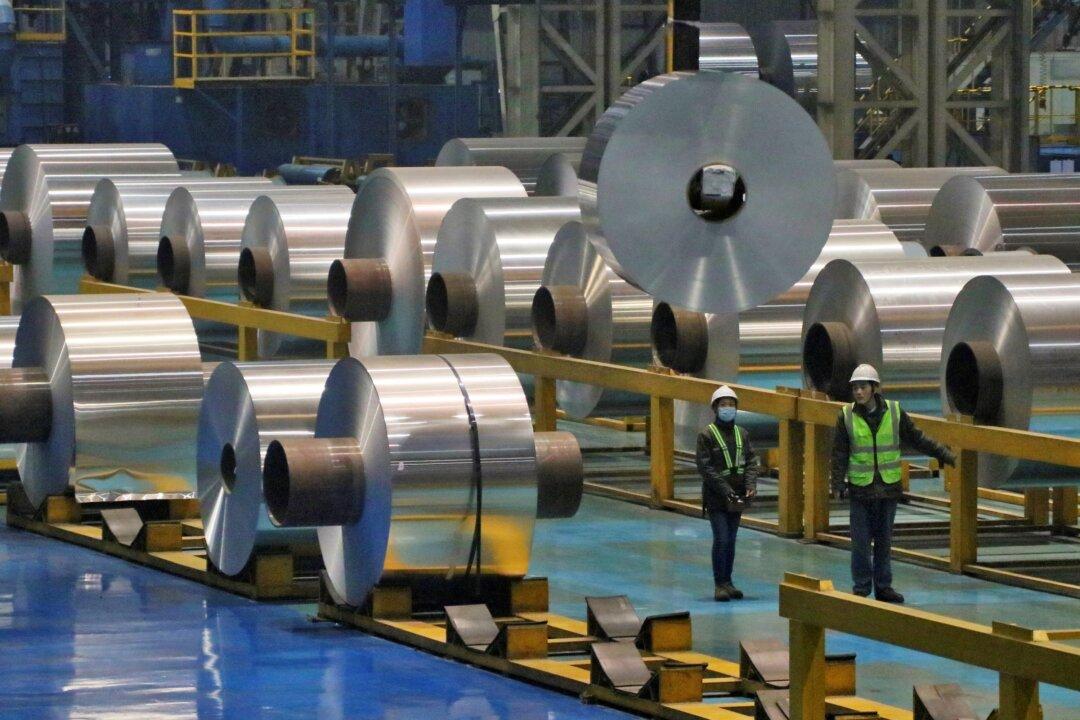 Aluminum Prices Shrug Off 200 Percent US Import Tariffs for Russia