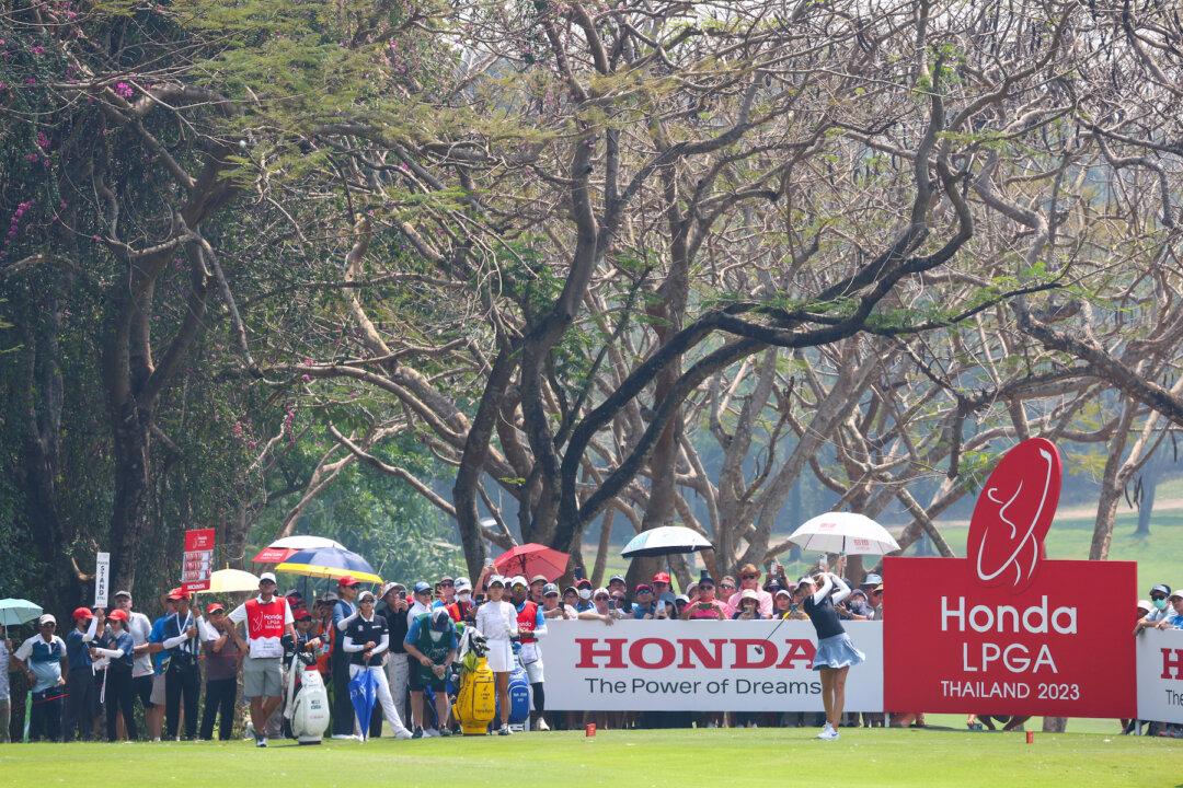 Feeling at Home, Rookie Natthakritta Vongtaveelap Grabs Lead in Thailand