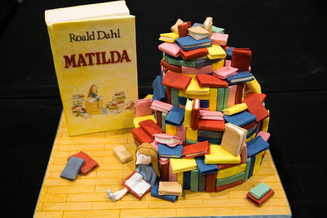 Former British PM Johnson Joins Outcry Over Censoring of Roald Dahl’s Books