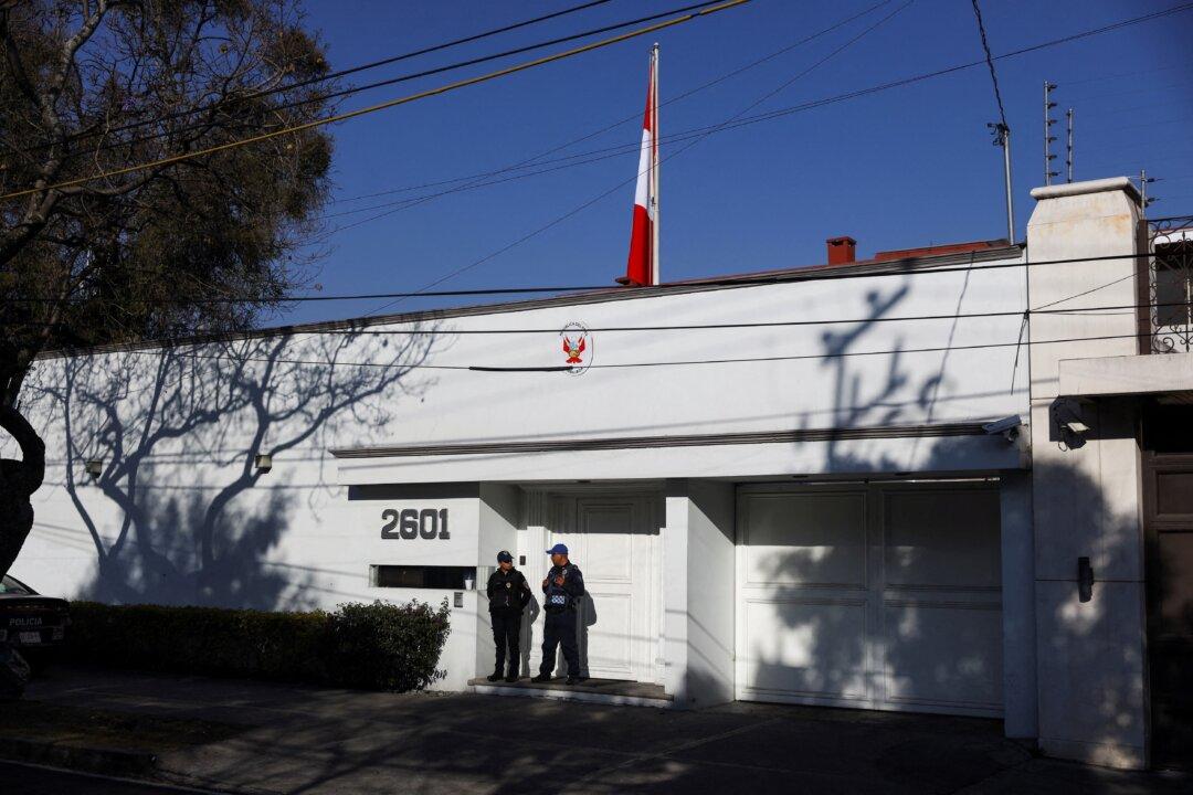 Mexico to Maintain Its Diplomats Despite Peru Pulling Its Ambassador