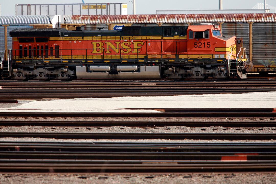 Train Derails in North Dakota Without Hazardous Spills