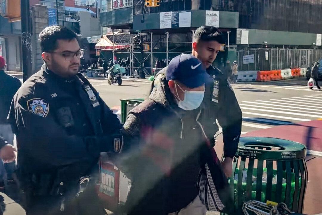 New York Man Arrested for Assaulting Falun Gong Adherent