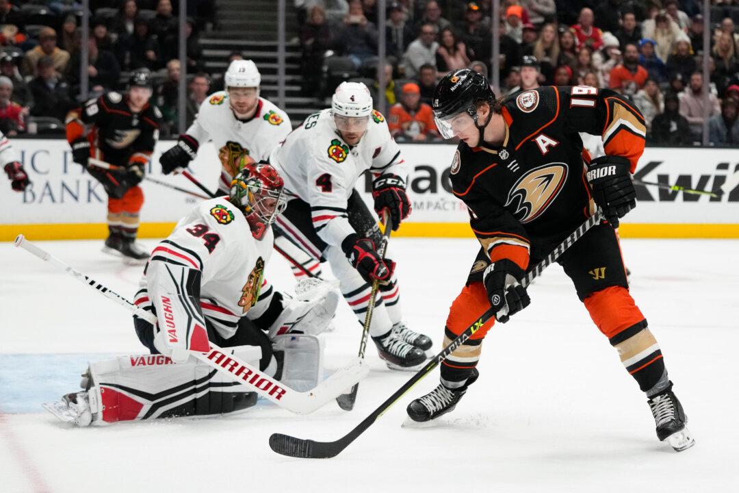 Ducks Snap Blackhawks’ 5-game Win Streak With 4–2 Victory