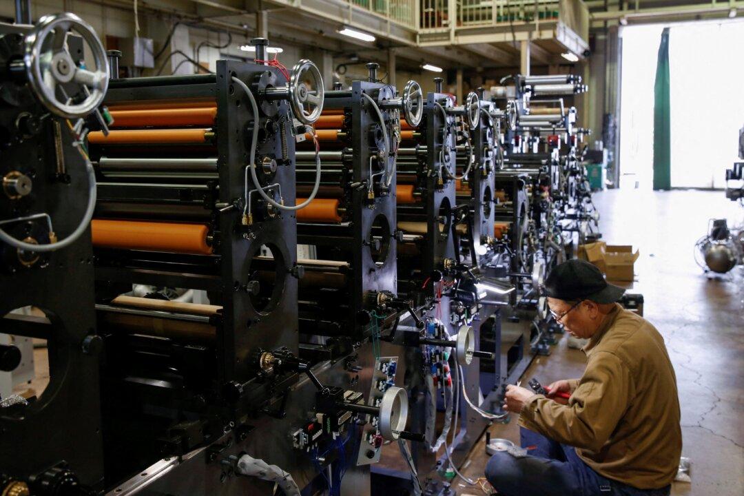 Japan’s Factory Output Posts Biggest Fall in 8 Months on Weak Autos, Chips Sectors