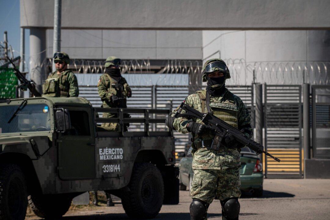 Mexican Troops, Border Residents Clash After 5 Shot, Killed