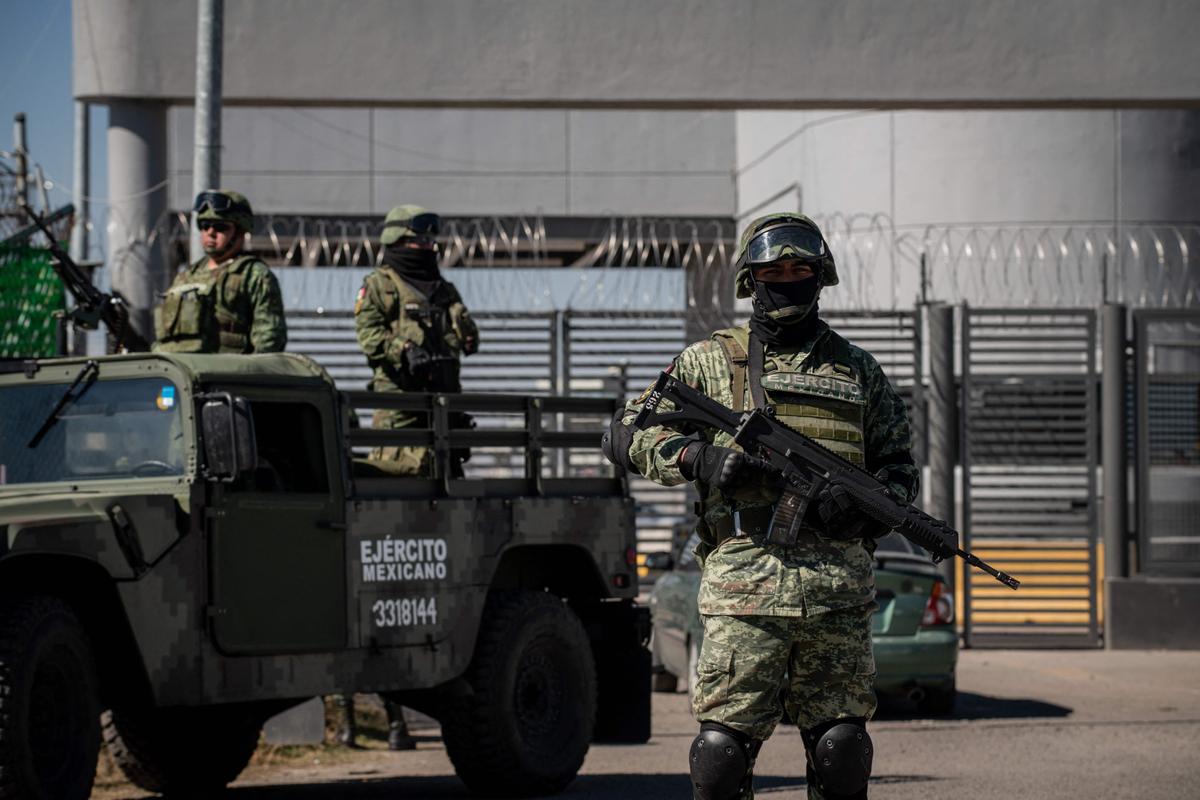 Mexican Troops, Border Residents Clash After 5 Shot, Killed