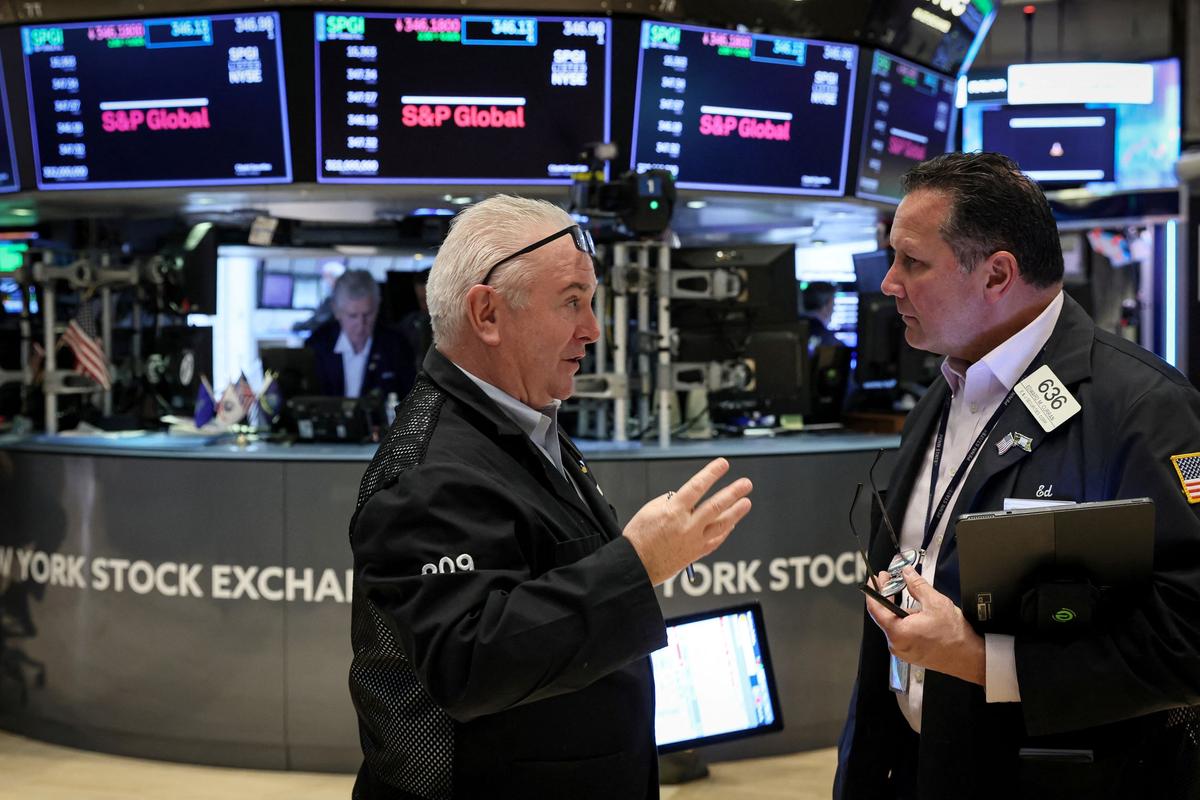 Wall Street Opens Lower as Treasury Yields Rise
