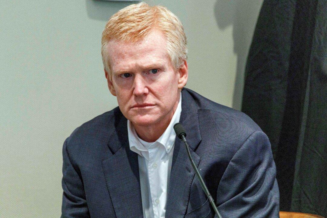 Alex Murdaugh Pleads Not Guilty—for Now—to Federal Wire Fraud and Money Laundering Charges