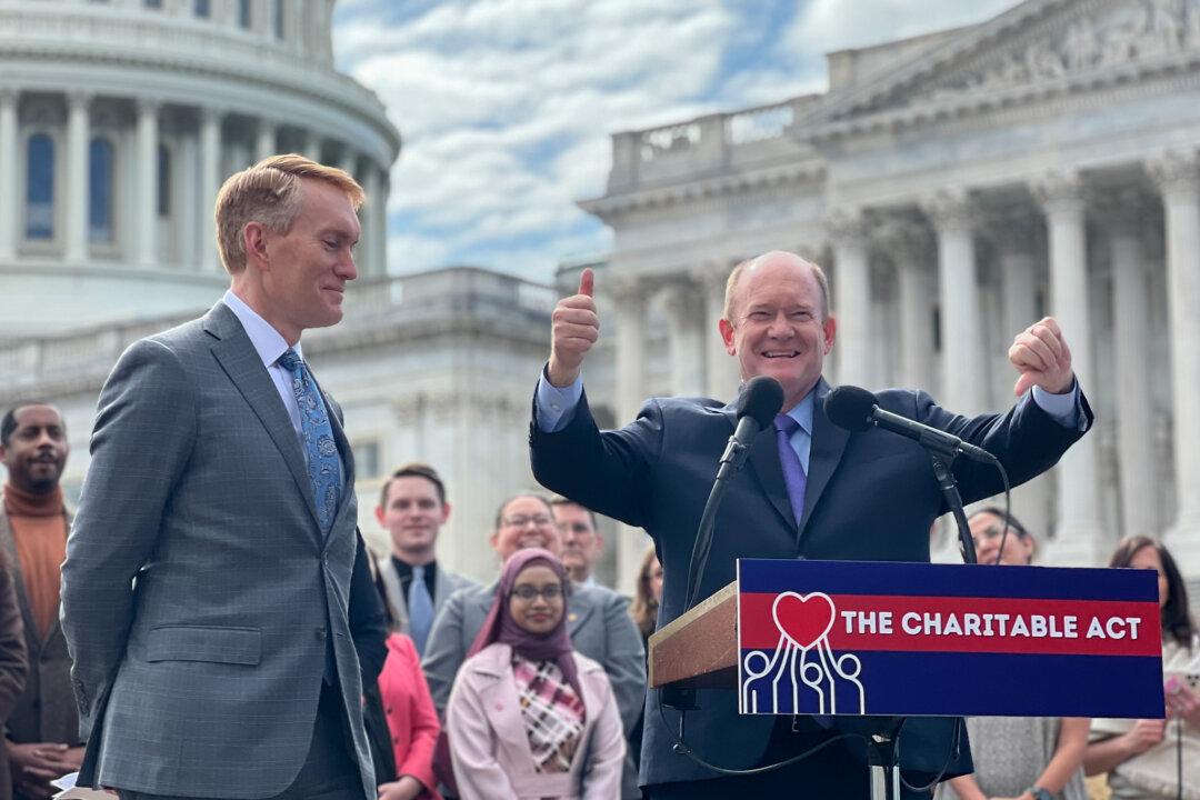 Senators Introduce Bipartisan Charitable Act Boosting Tax Deduction